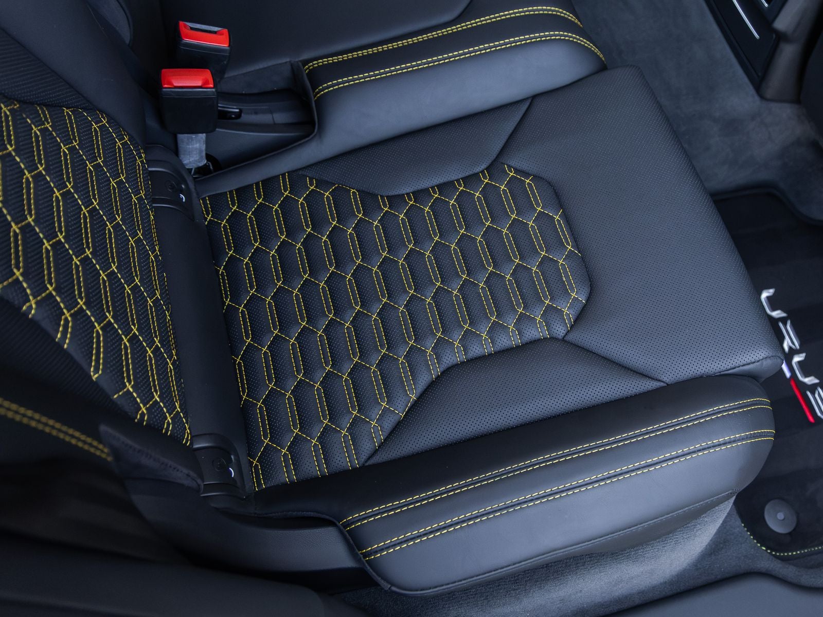 2021 Lamborghini Urus Base