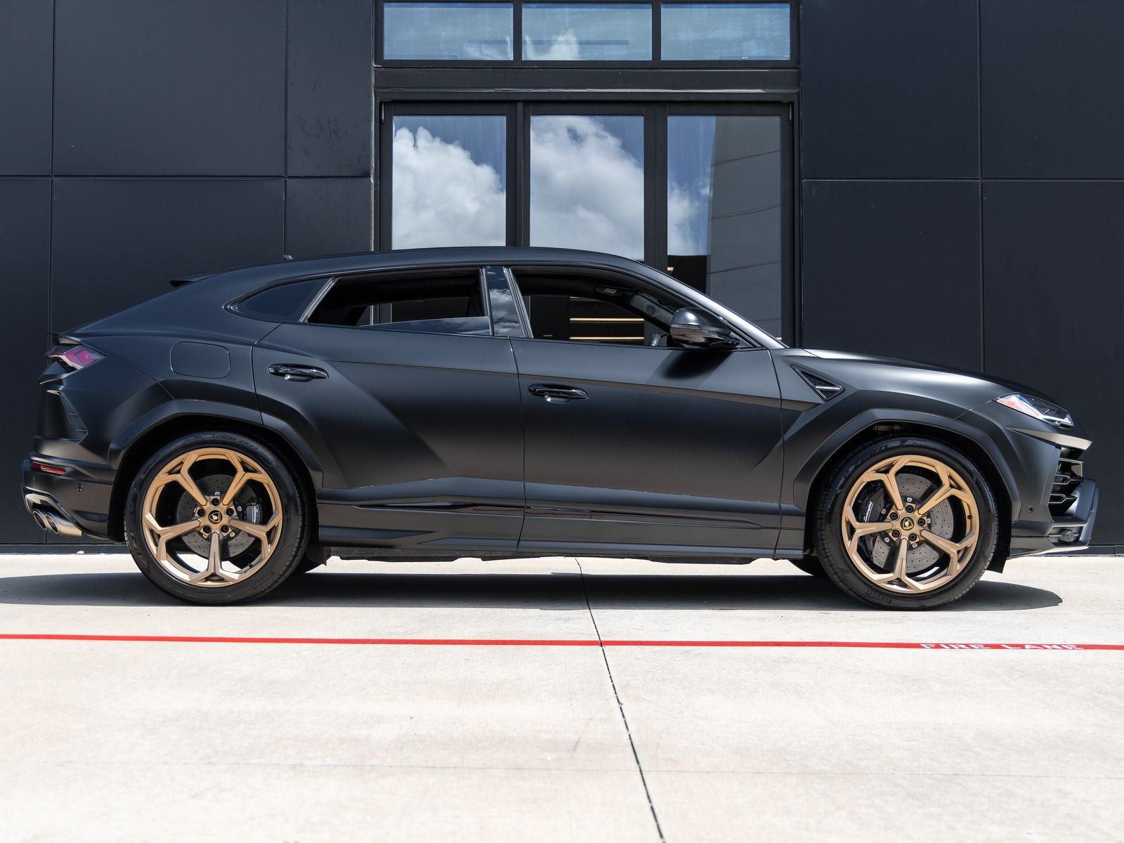 2021 Lamborghini Urus Base