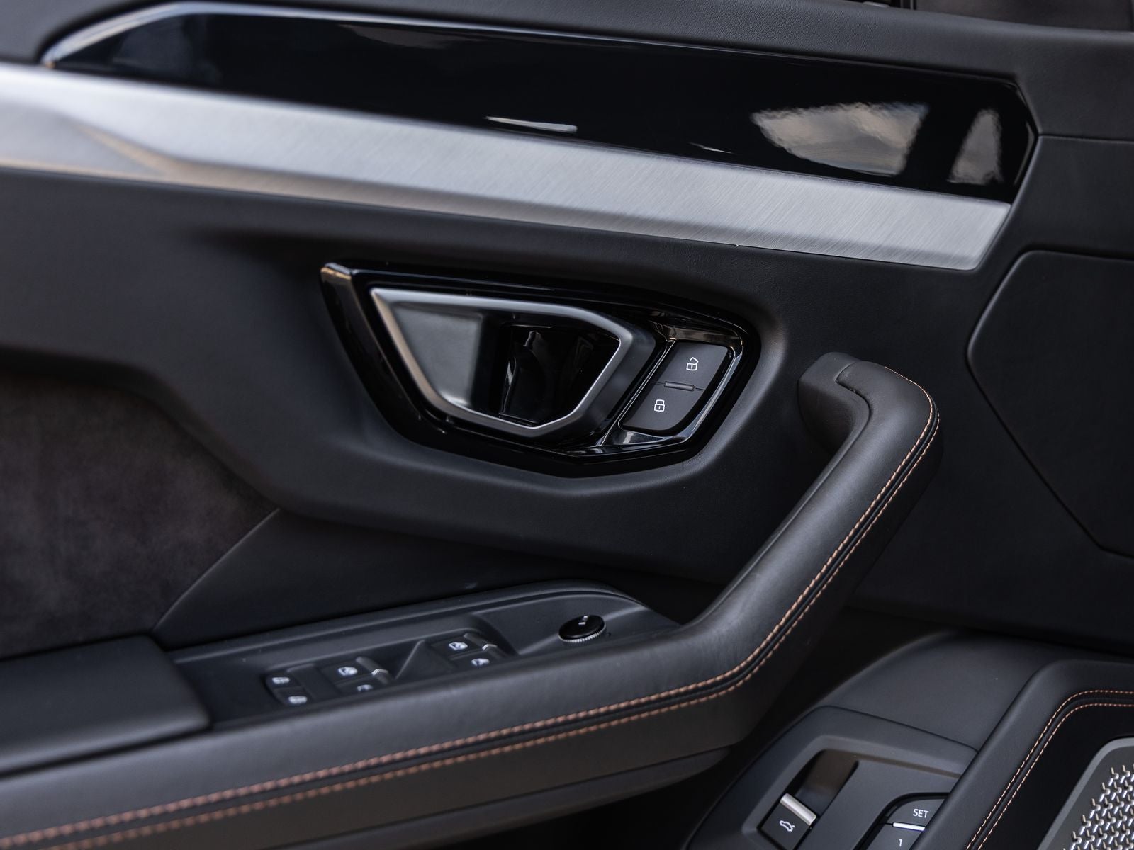 2021 Lamborghini Urus Base