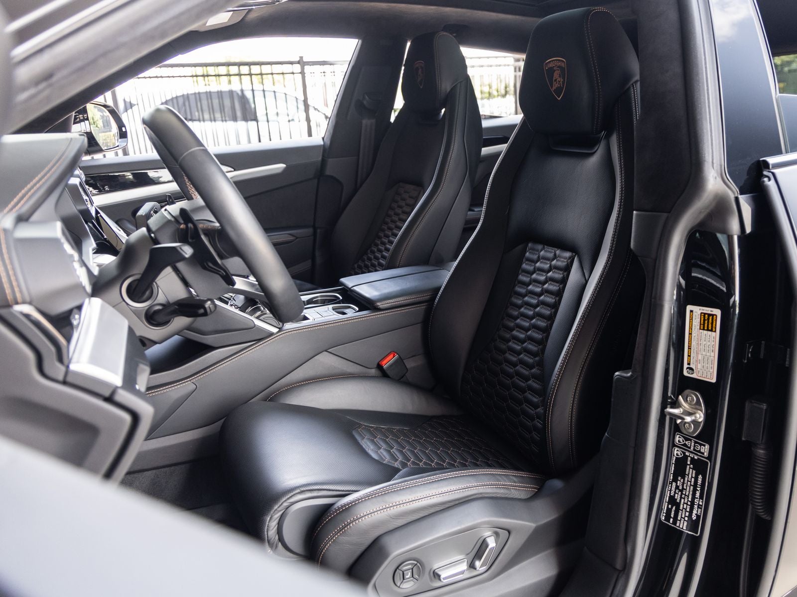 2021 Lamborghini Urus Base