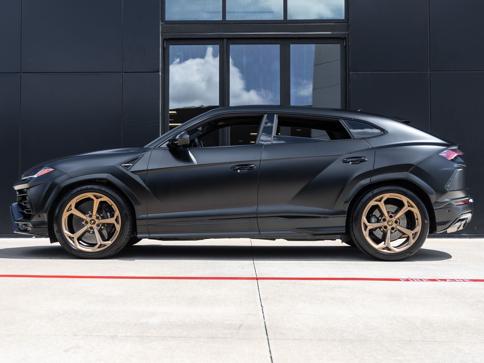 2021 Lamborghini Urus Base
