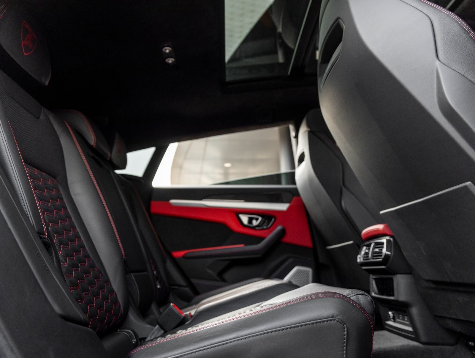 2022 Lamborghini Urus Base