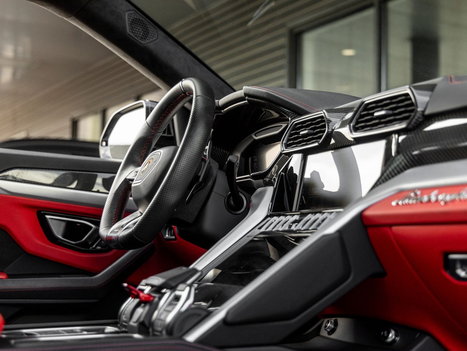 2022 Lamborghini Urus Base