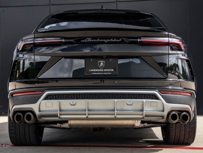 2022 Lamborghini Urus Base
