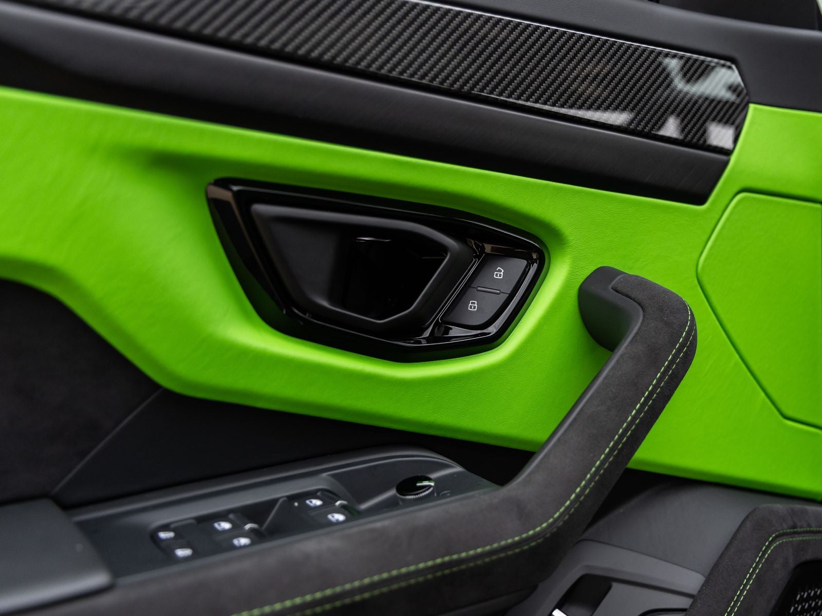 2023 Lamborghini Urus S