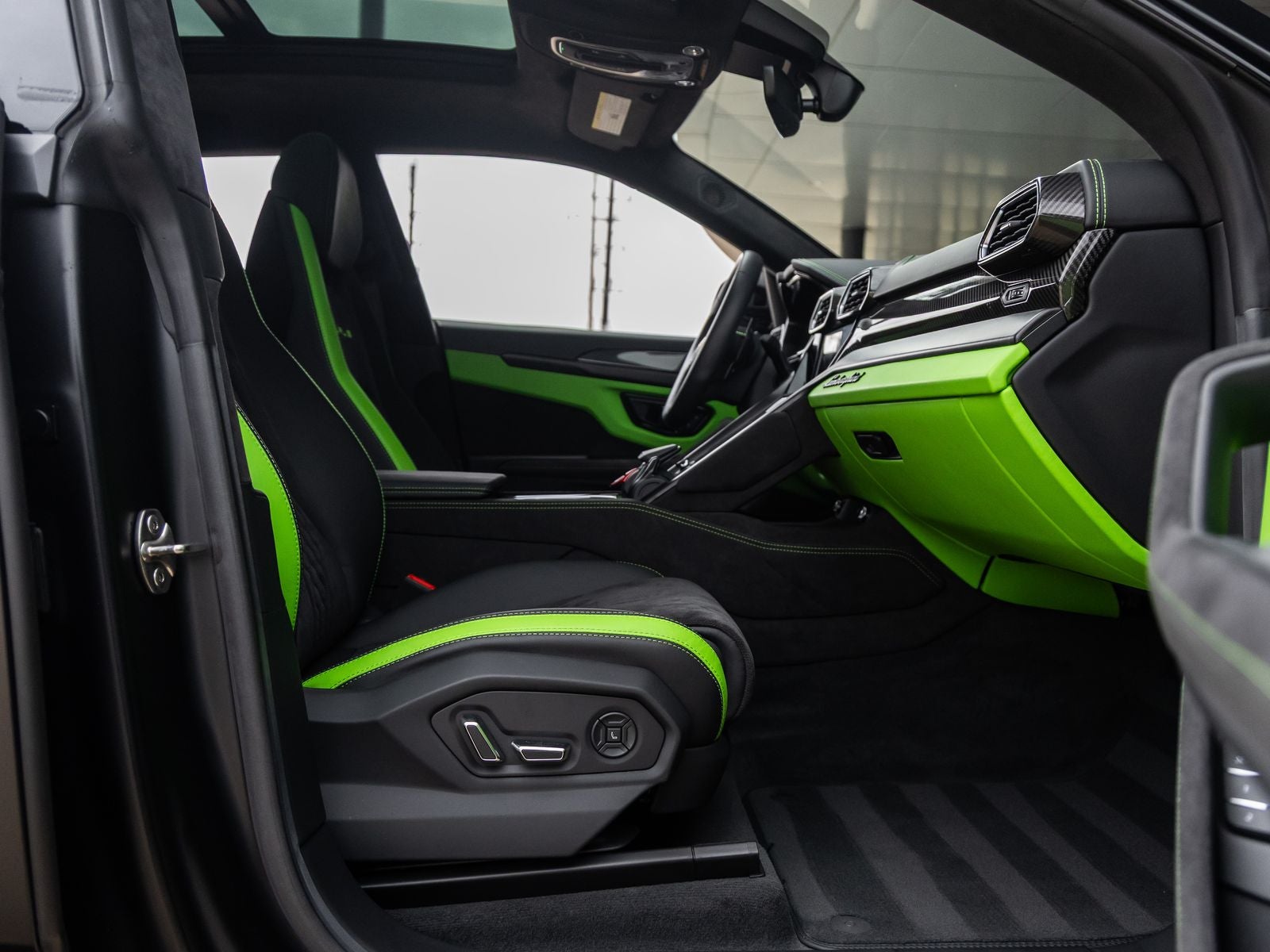 2023 Lamborghini Urus S