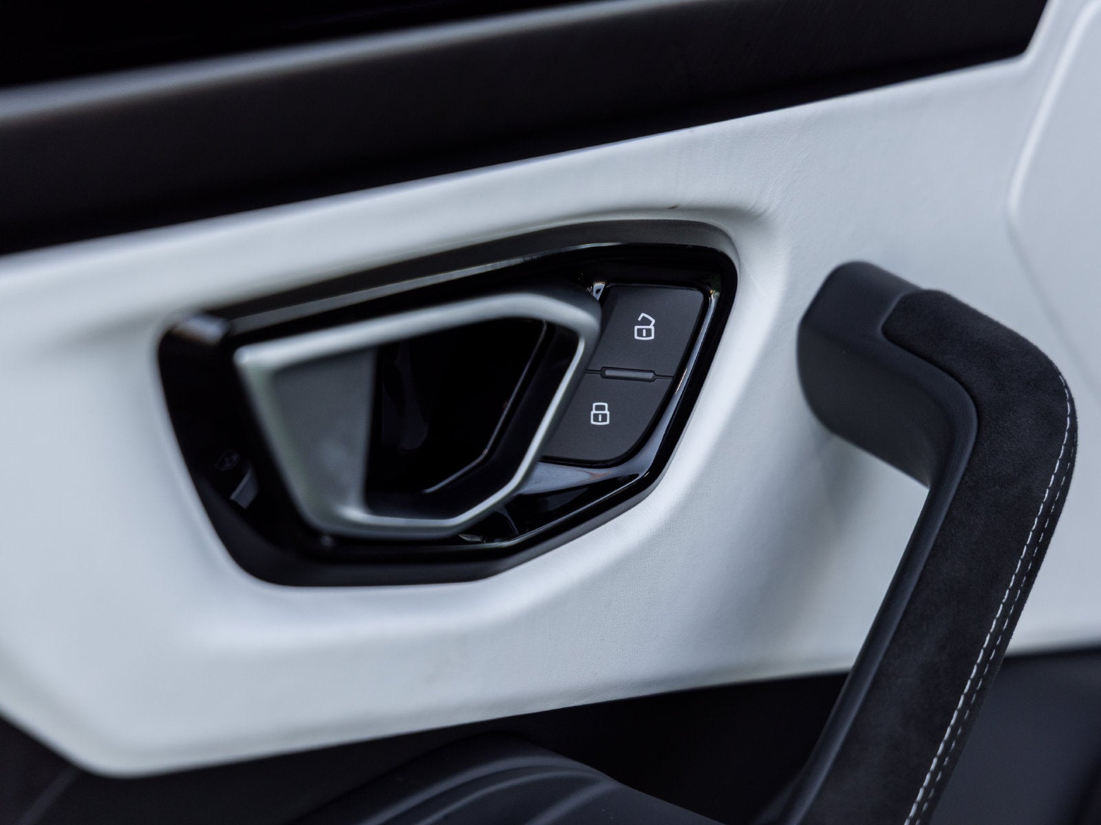2024 Lamborghini Urus S
