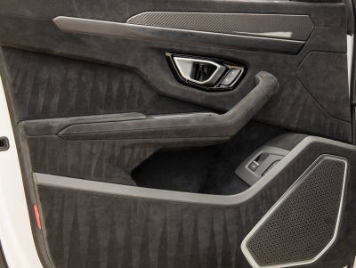 2024 Lamborghini Urus Performante