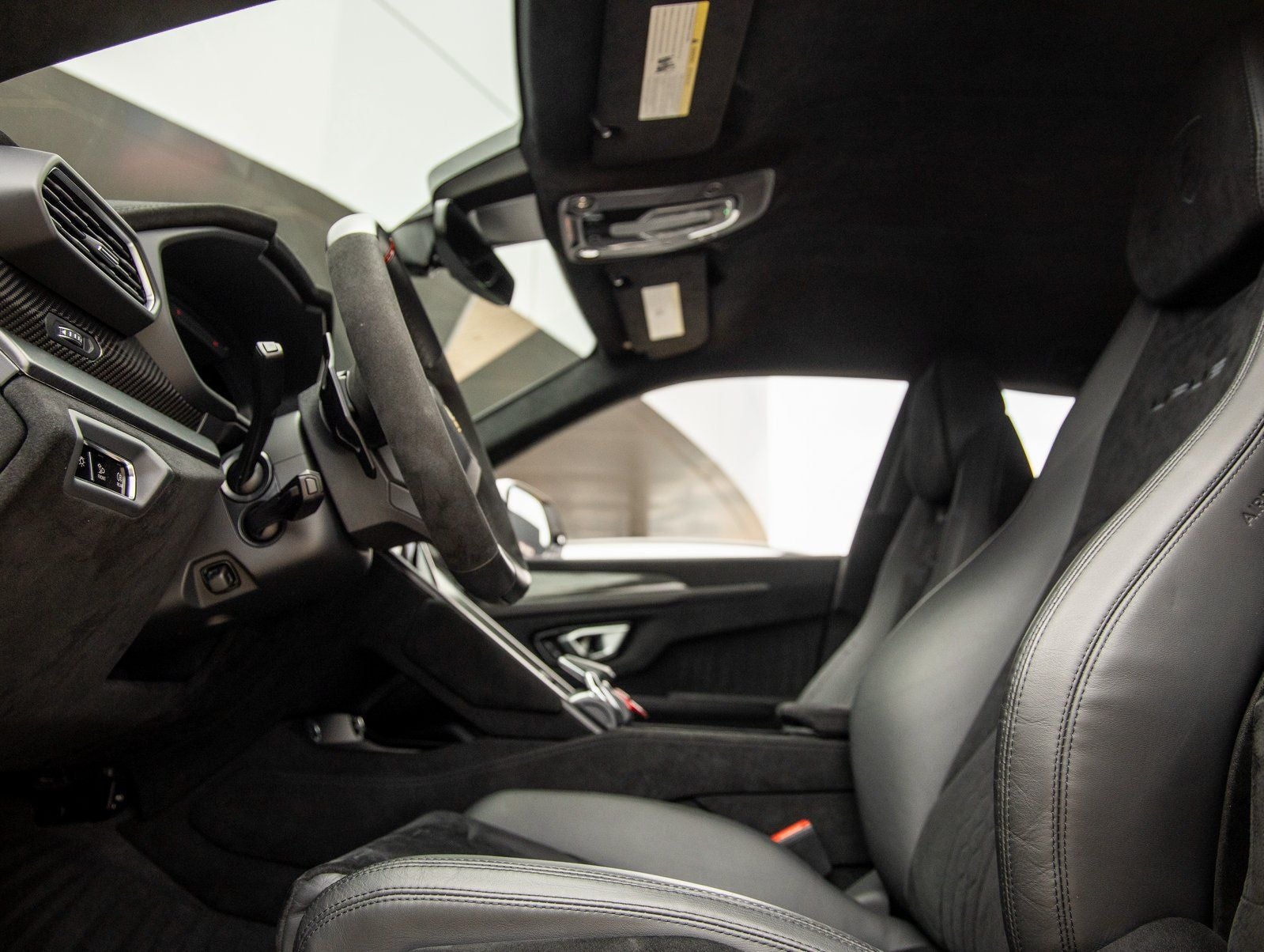 2024 Lamborghini Urus Performante