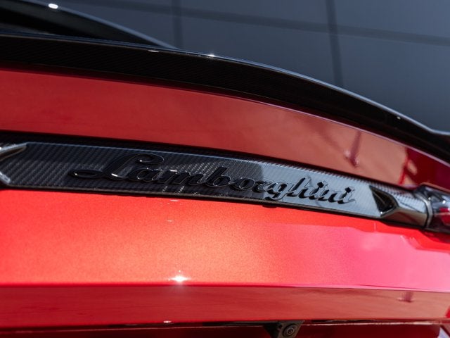 2024 Lamborghini Urus Performante