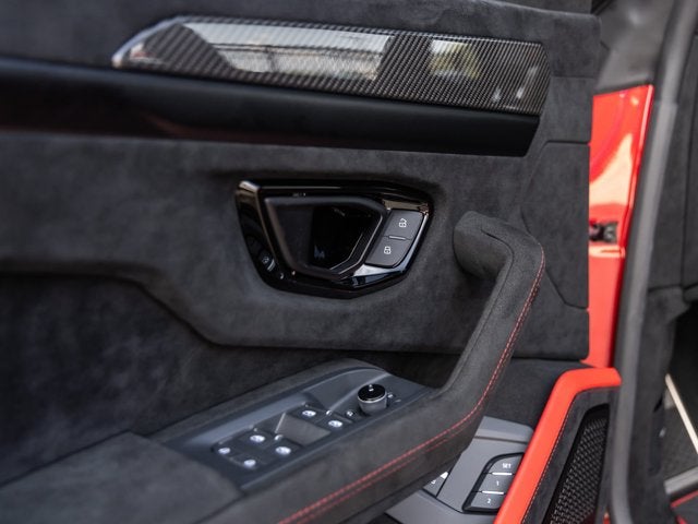 2024 Lamborghini Urus Performante
