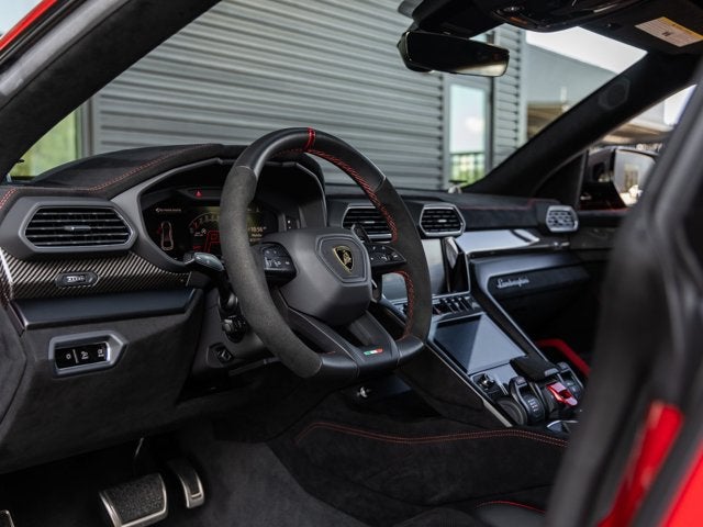 2024 Lamborghini Urus Performante