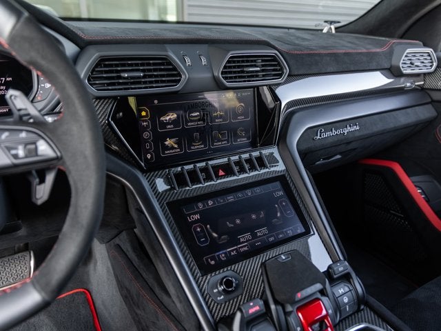 2024 Lamborghini Urus Performante