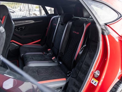 2024 Lamborghini Urus Performante