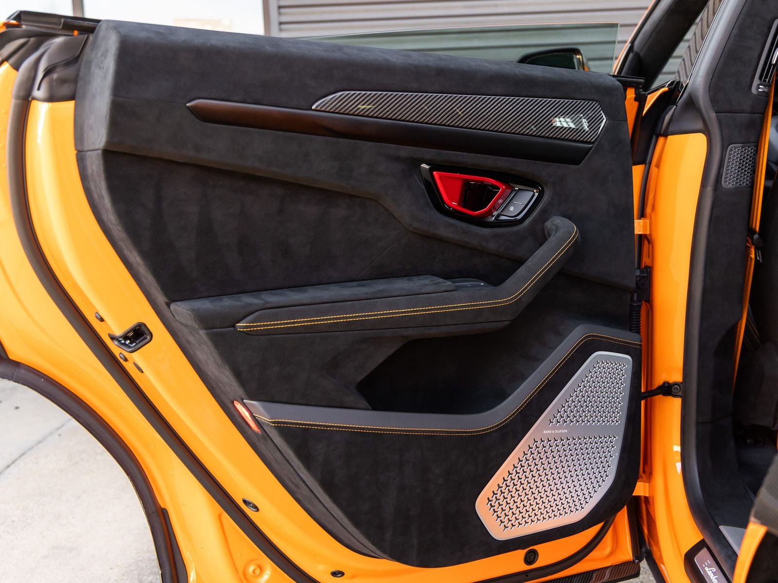 2024 Lamborghini Urus Performante