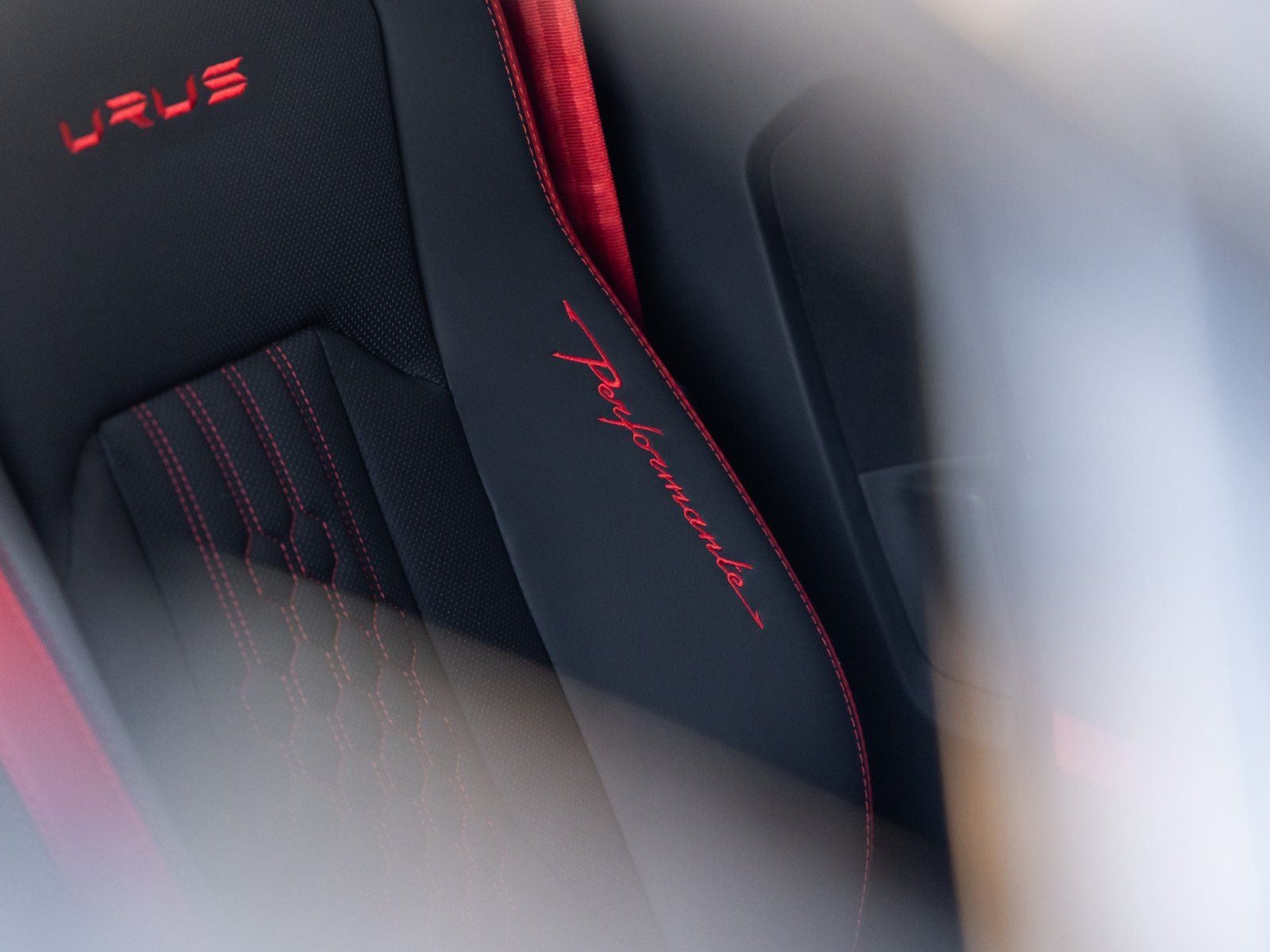 2024 Lamborghini Urus Performante