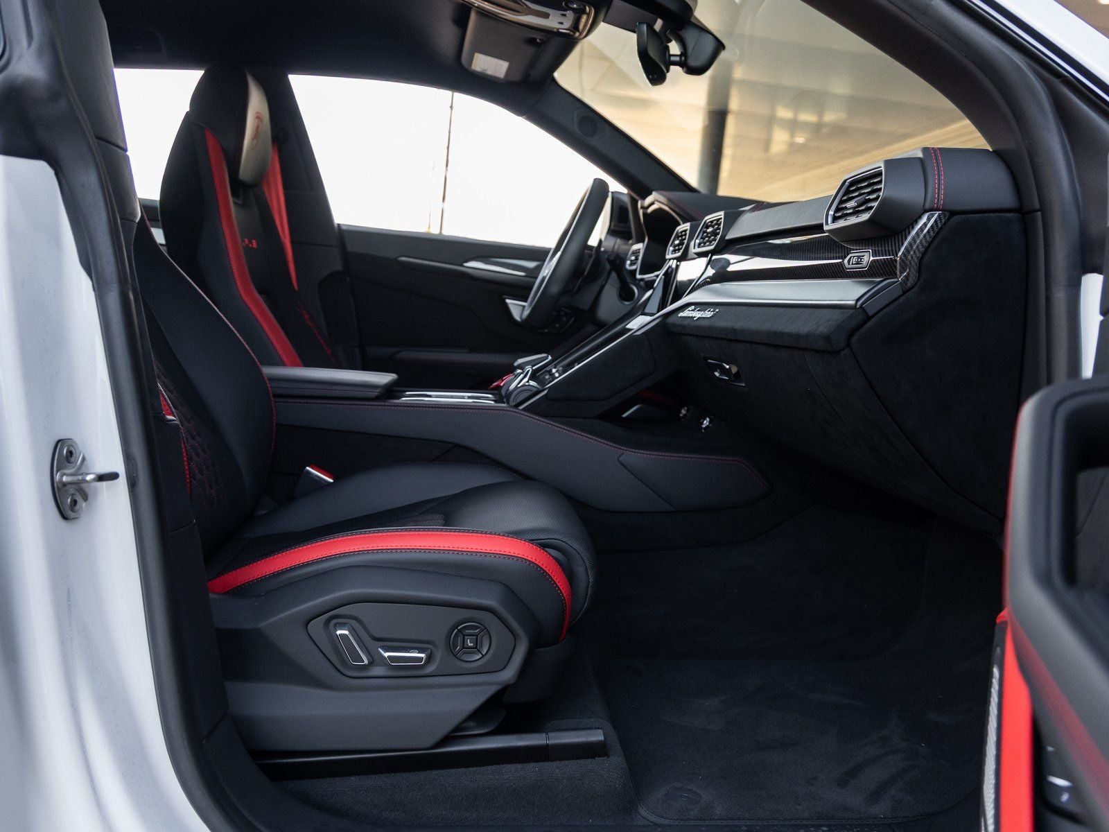 2024 Lamborghini Urus Performante