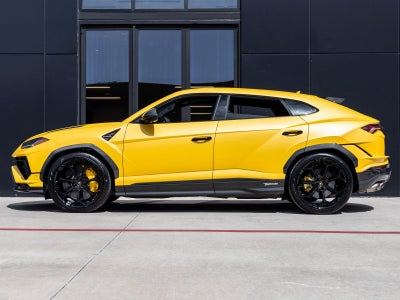 2024 Lamborghini Urus Performante