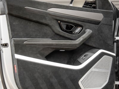 2024 Lamborghini Urus Performante