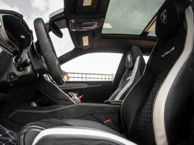 2024 Lamborghini Urus Performante