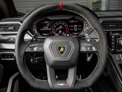 2024 Lamborghini Urus Performante
