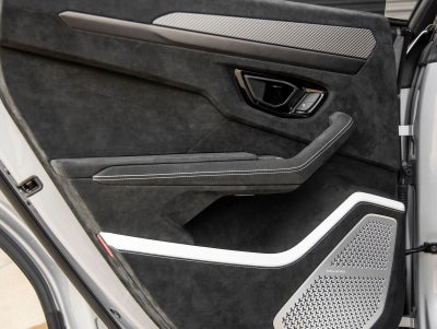 2024 Lamborghini Urus Performante