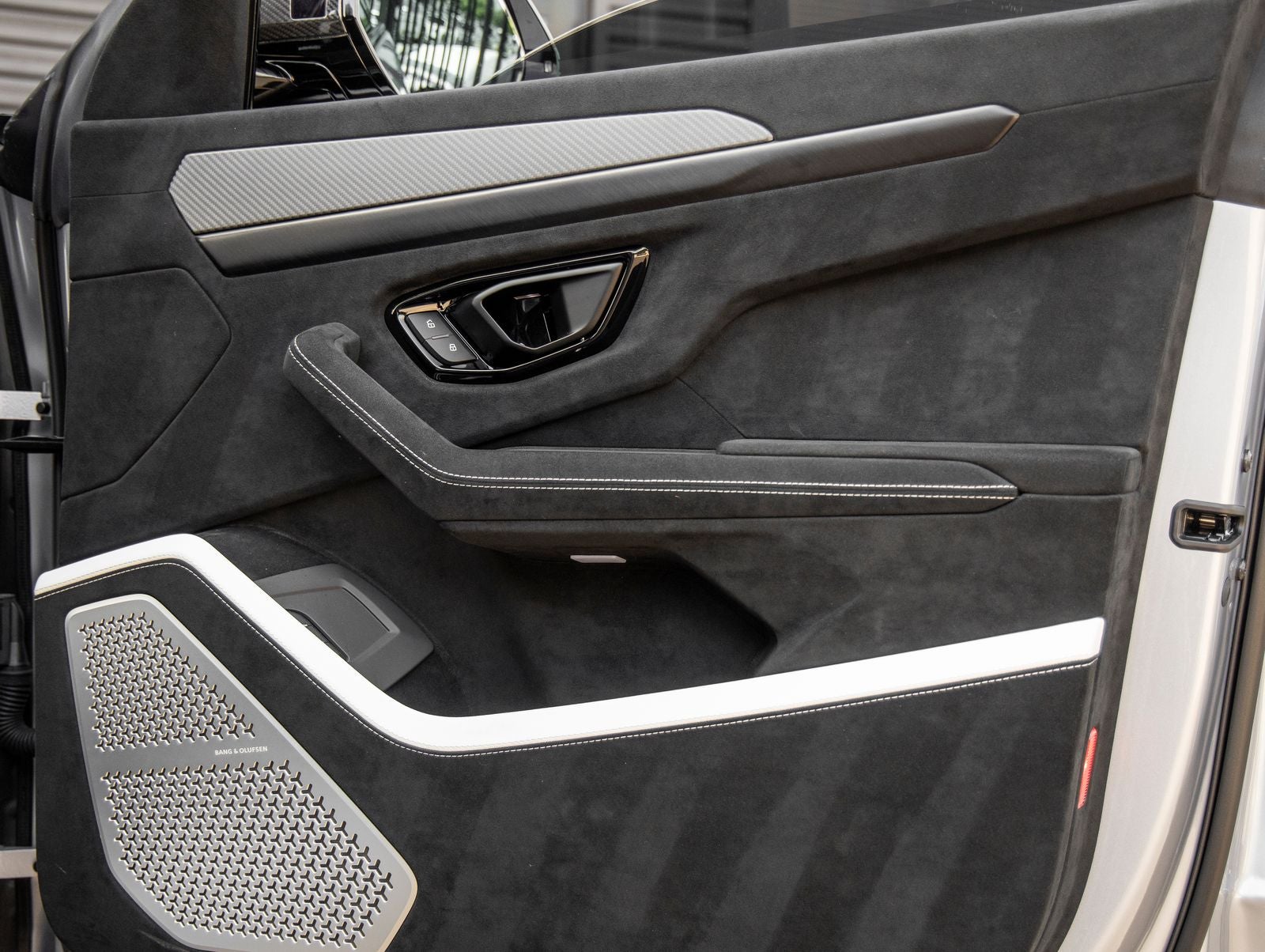 2024 Lamborghini Urus Performante