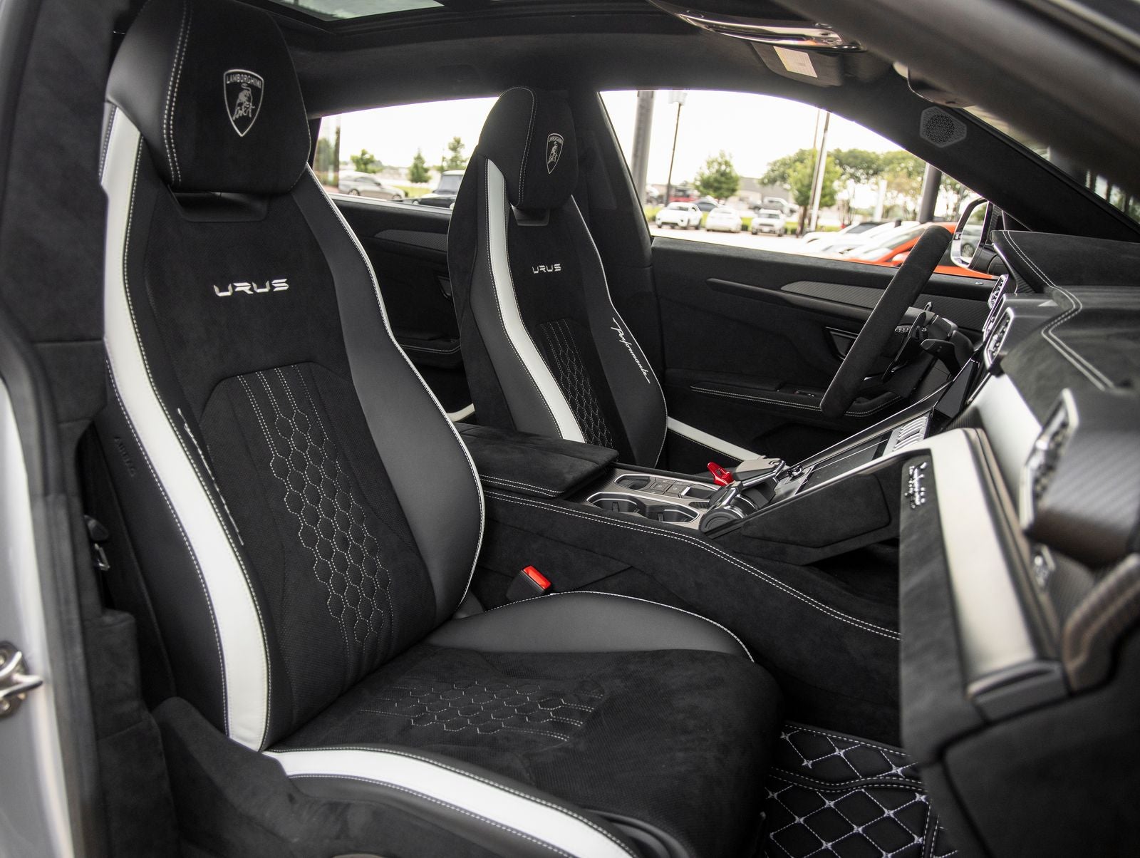 2024 Lamborghini Urus Performante