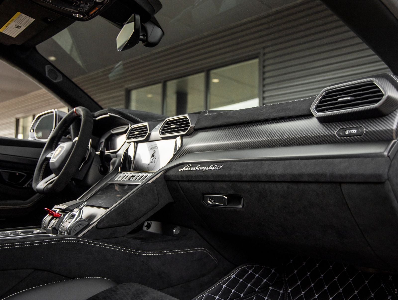 2024 Lamborghini Urus Performante