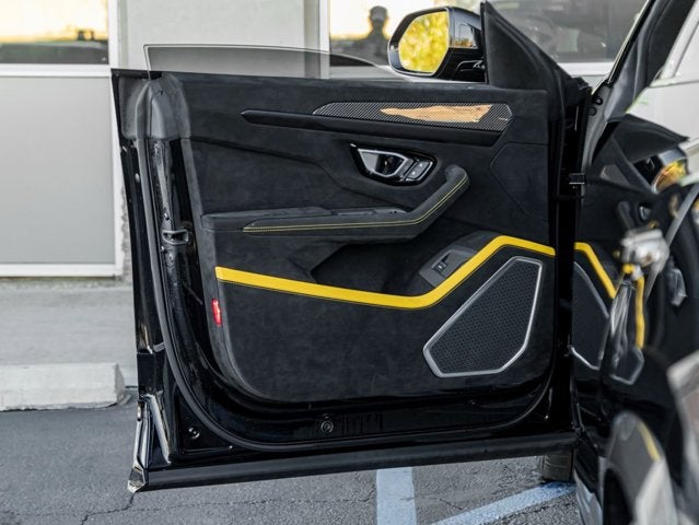 2024 Lamborghini Urus Performante