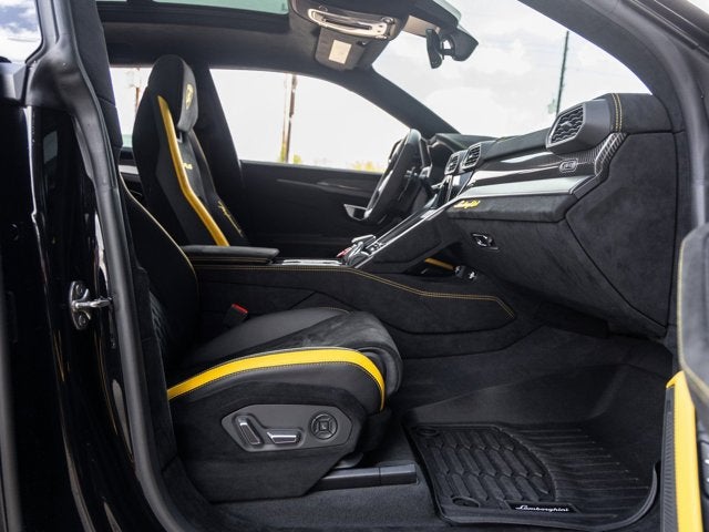 2024 Lamborghini Urus Performante