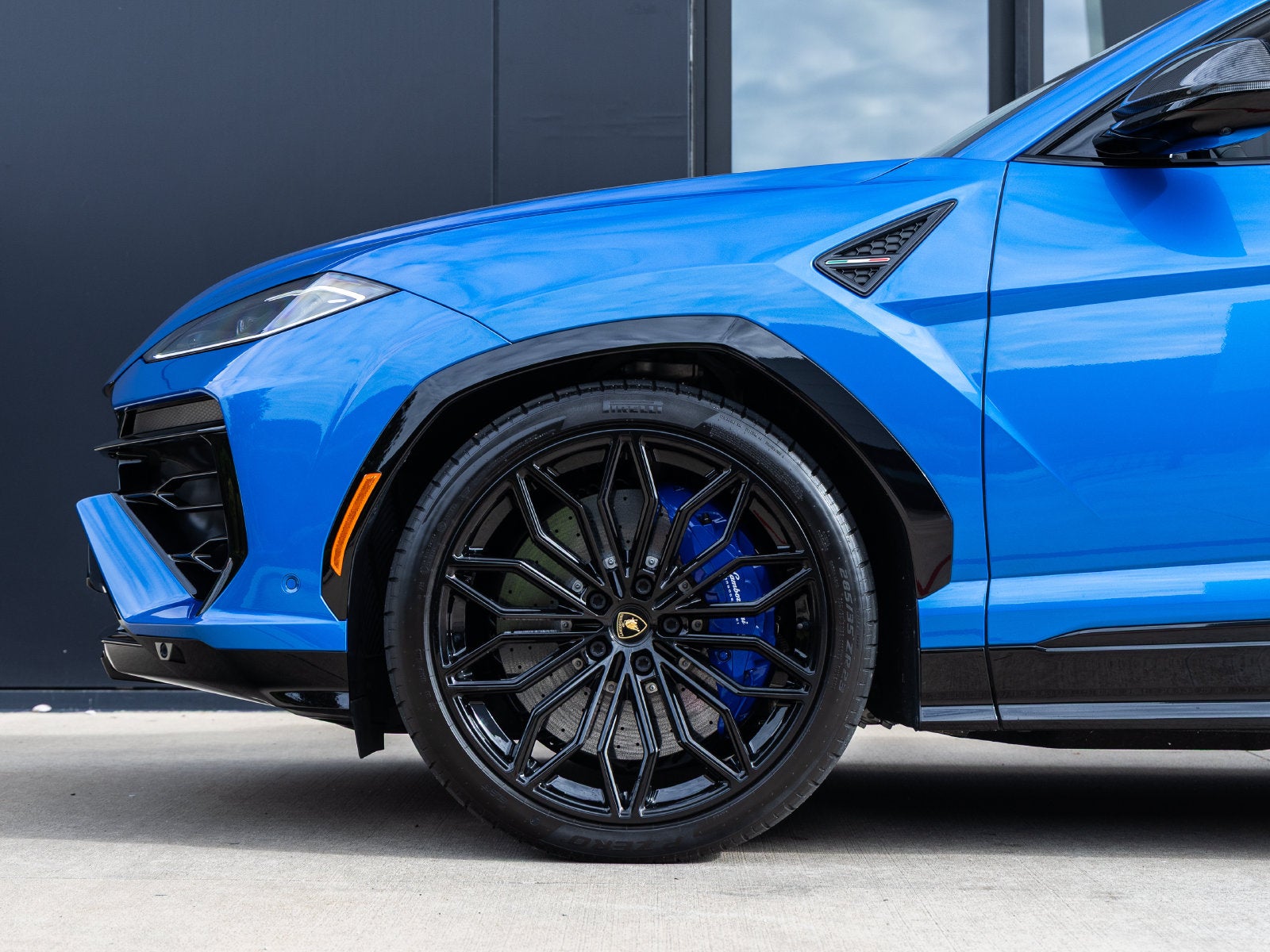 2025 Lamborghini Urus SE