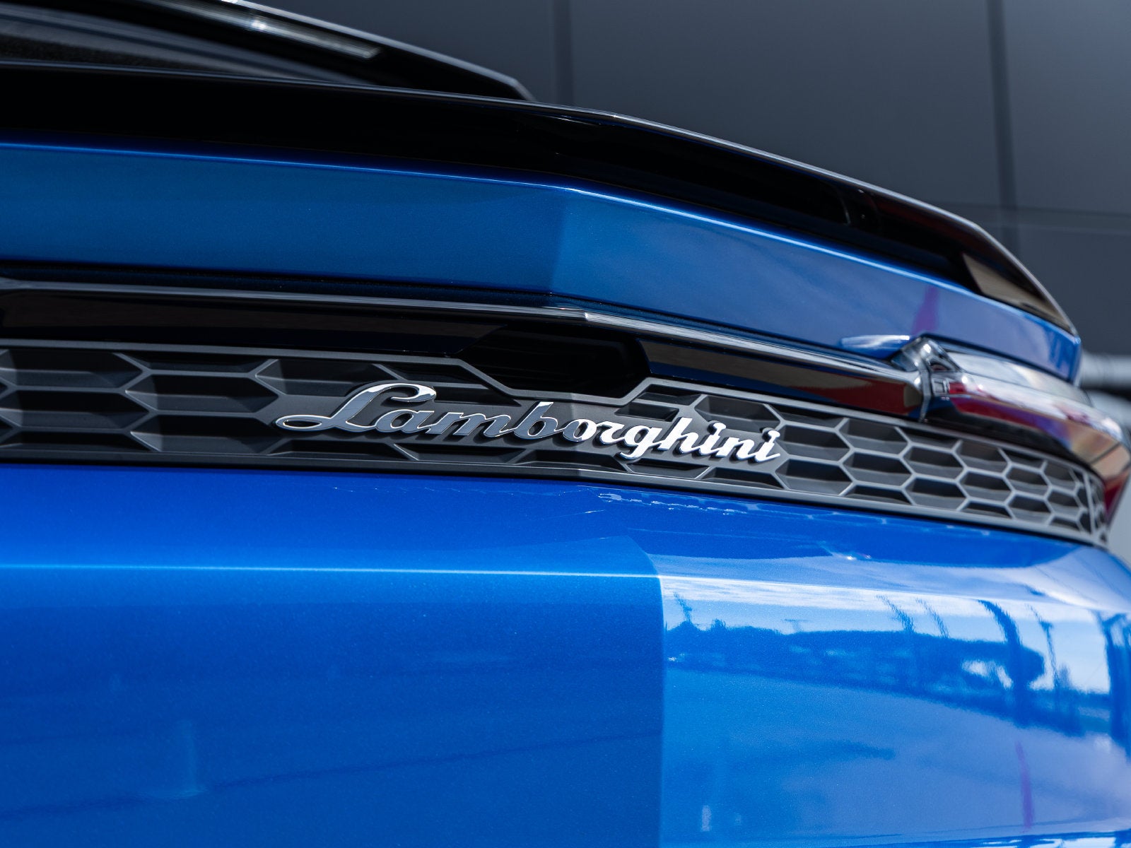 2025 Lamborghini Urus SE