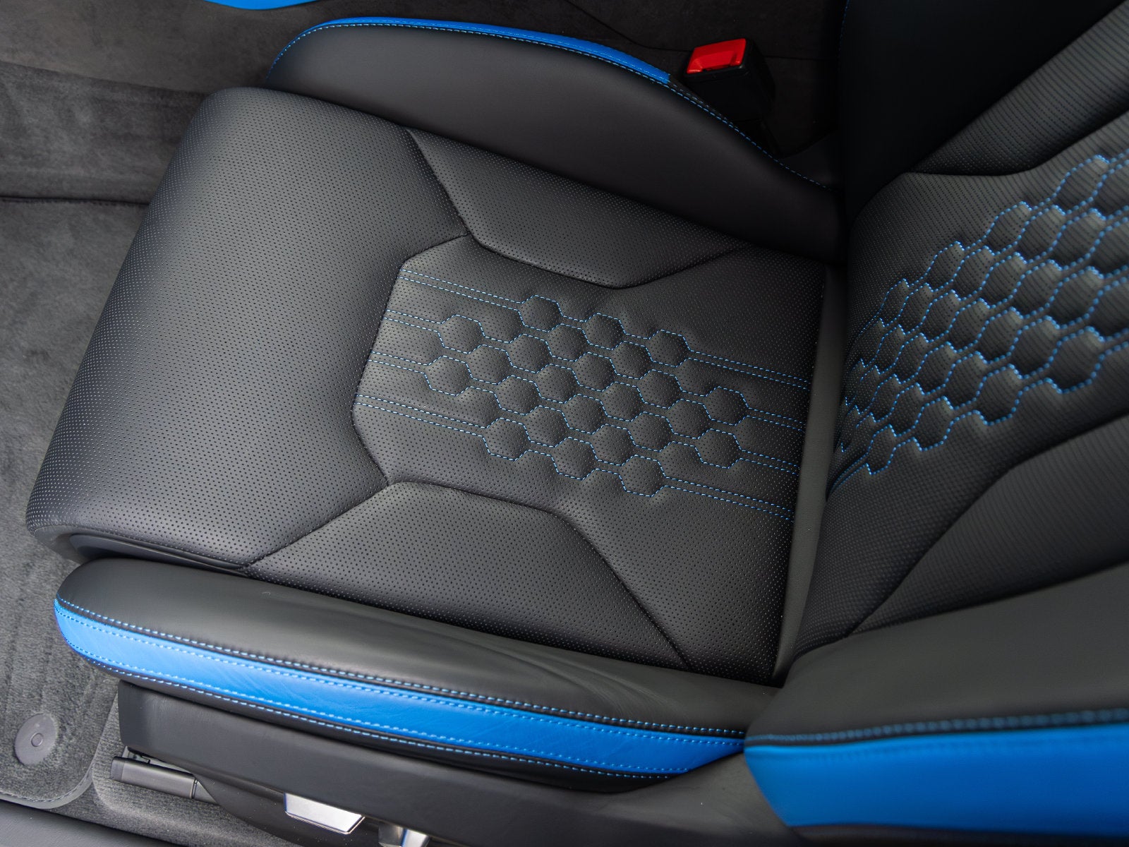 2025 Lamborghini Urus SE