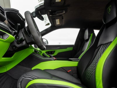 2025 Lamborghini Urus SE