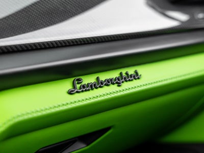 2025 Lamborghini Urus SE