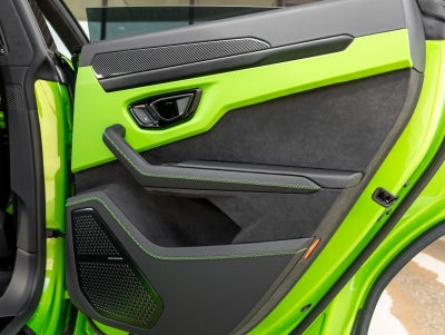 2025 Lamborghini Urus SE