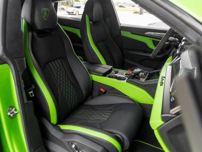 2025 Lamborghini Urus SE