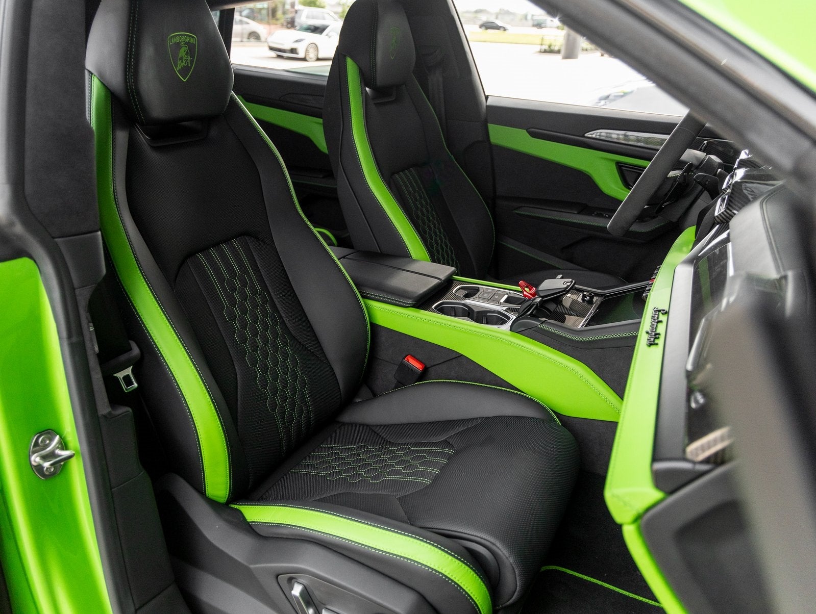 2025 Lamborghini Urus SE