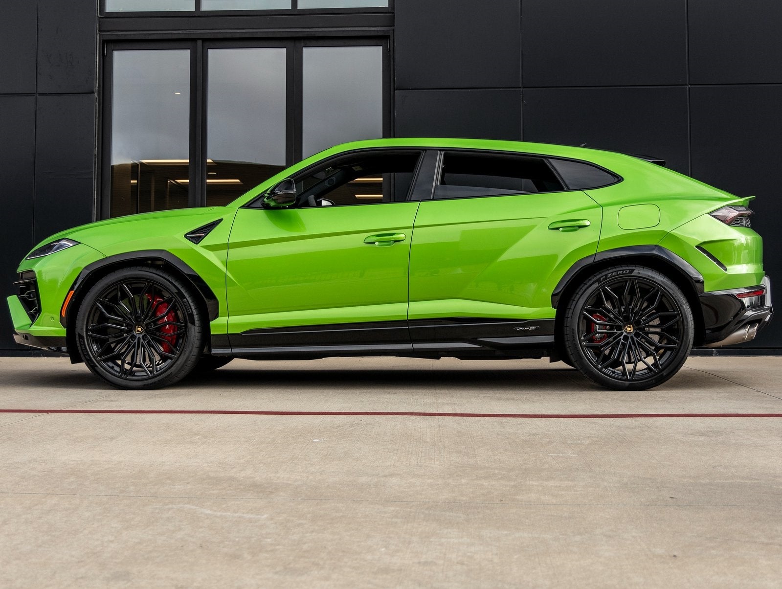 2025 Lamborghini Urus SE