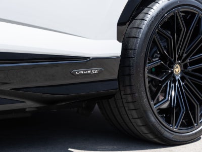 2025 Lamborghini Urus SE