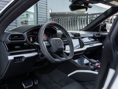 2025 Lamborghini Urus SE