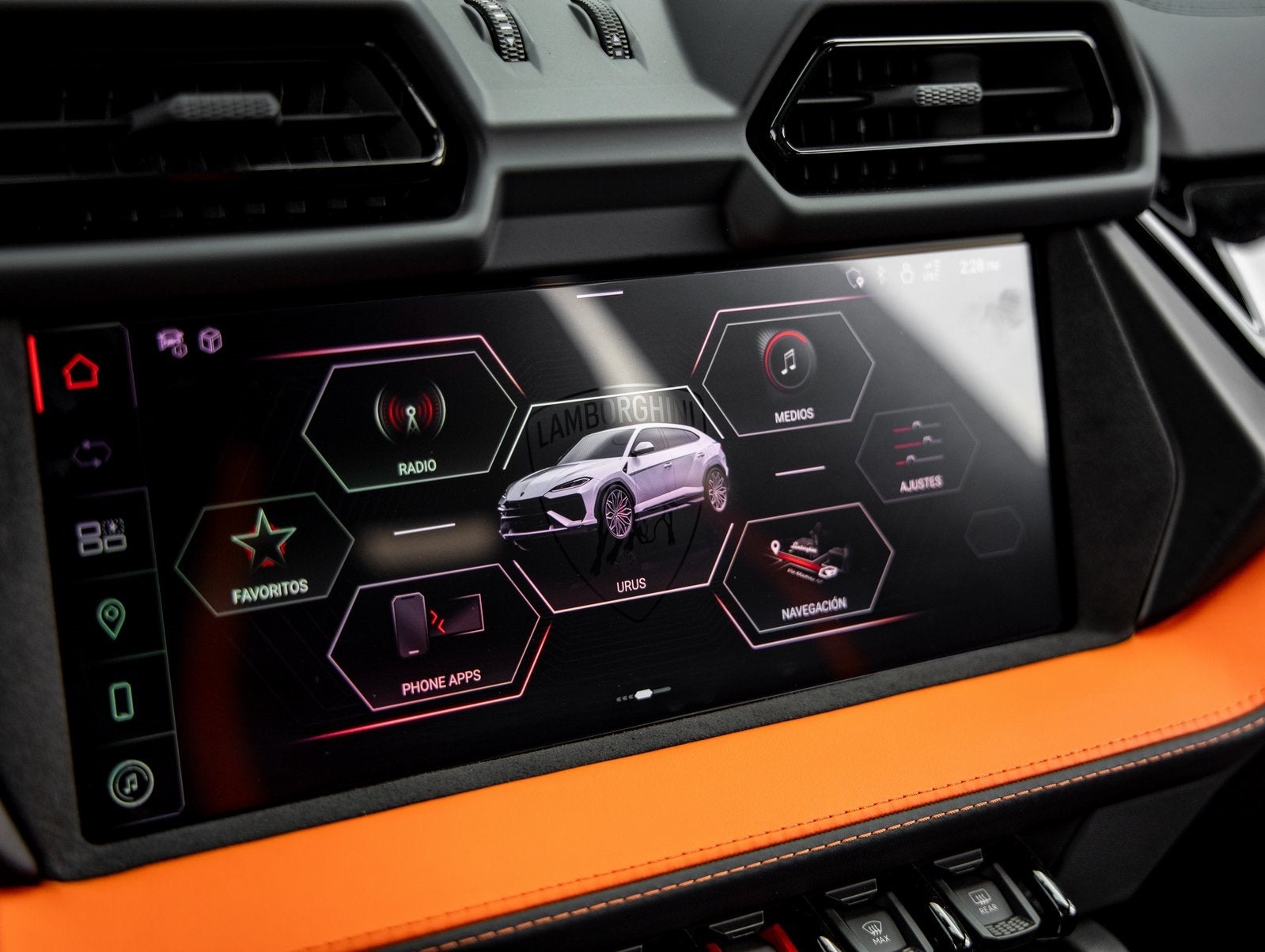 2025 Lamborghini Urus SE