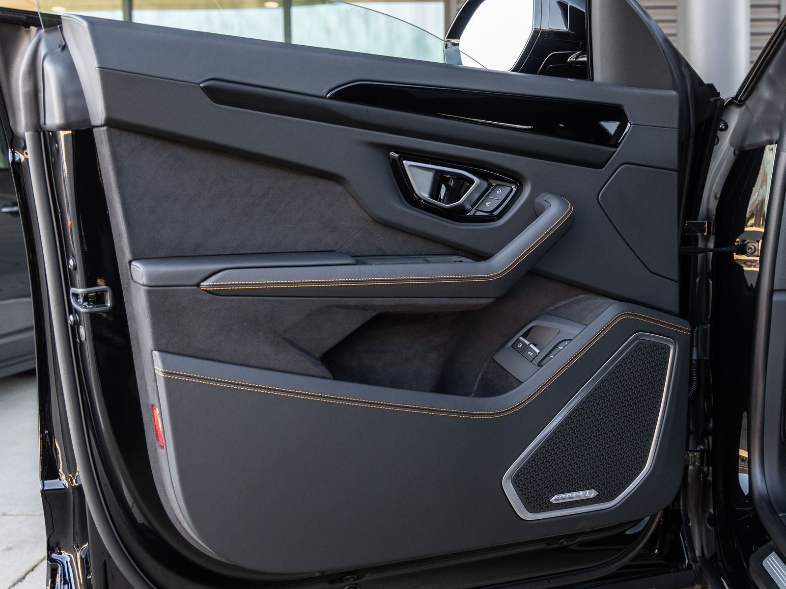 2026 Lamborghini Urus SE