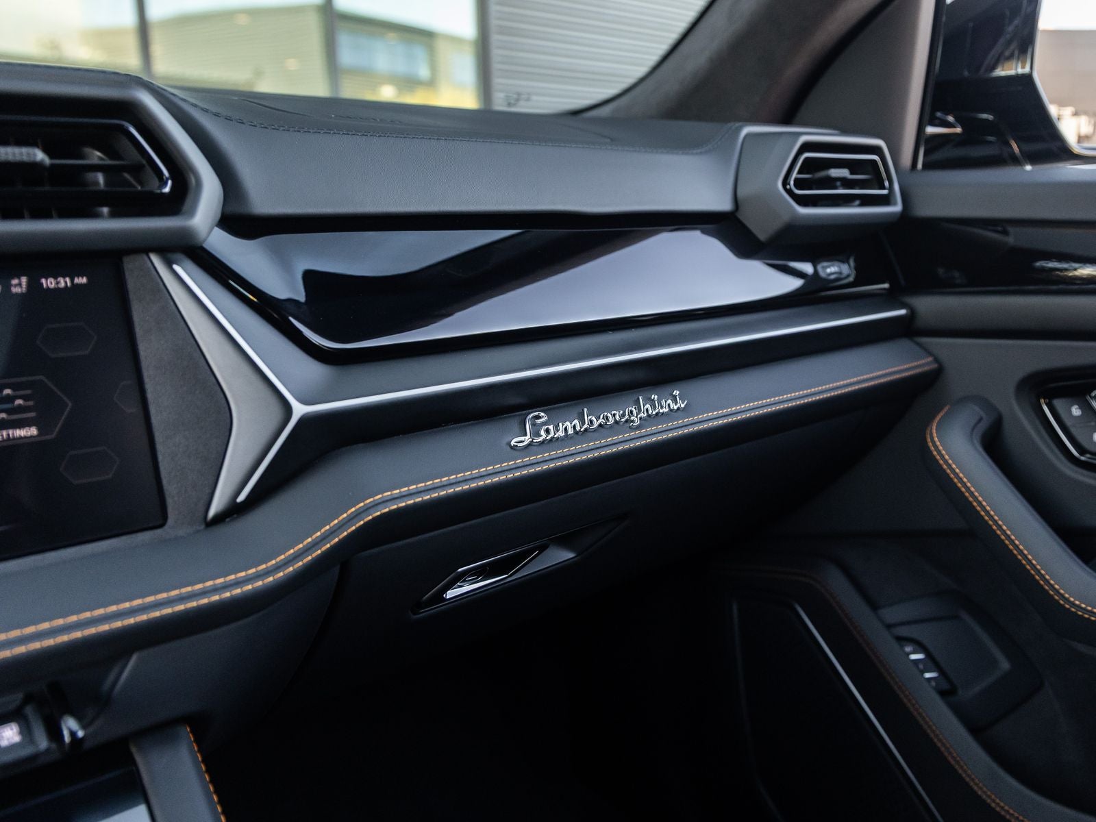 2026 Lamborghini Urus SE