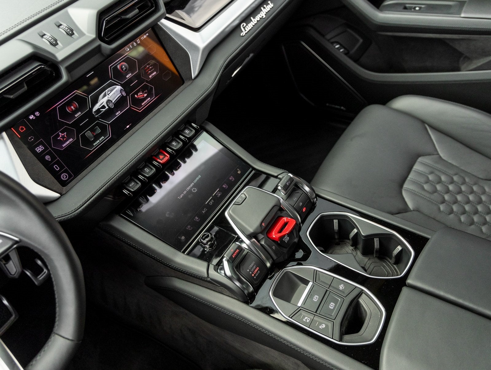 2025 Lamborghini Urus SE