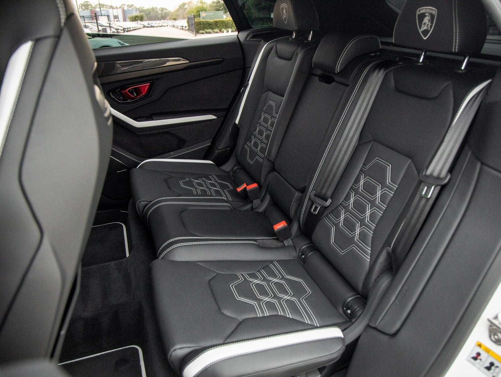 2025 Lamborghini Urus SE