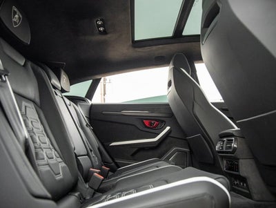 2025 Lamborghini Urus SE