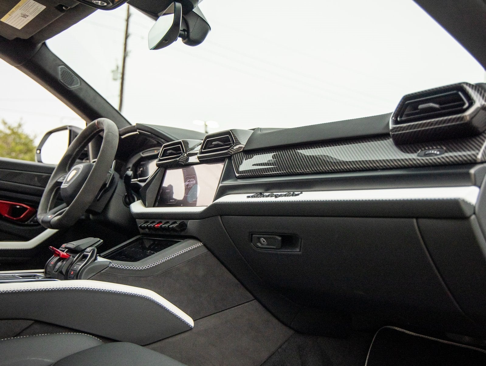 2025 Lamborghini Urus SE