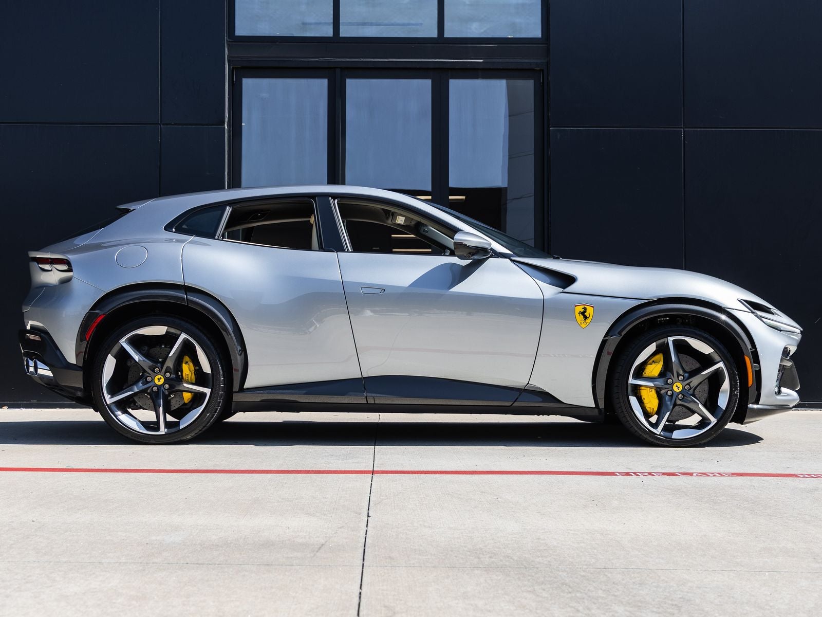 2025 Ferrari Purosangue Base